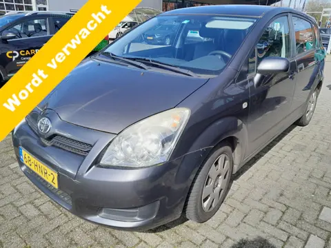Toyota Verso 1.6 VVT-i Terra (bj 2009)