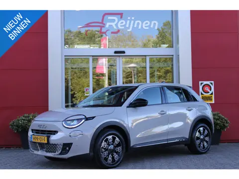 Fiat 600 1.2 Hybrid 110PK AUTOMAAT URBAN | STOEL/VOORRUIT VERWARMING | KEYLESS ENTRY/START | 17" LIC