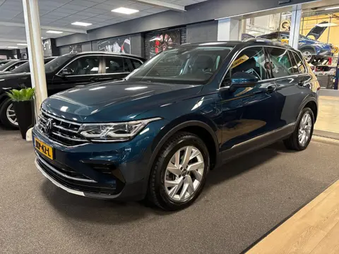 Volkswagen TIGUAN 1.4 TSI eHybrid,Business+,navi,camera,apple carplay,stoelverw.IQ light