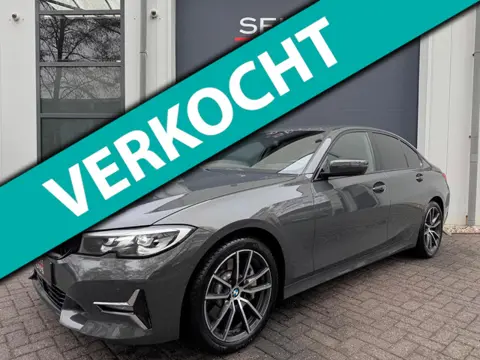 BMW 3-serie 330i Executive Edition M Aut. Leder/Head Up/LED/Car Play/Climate/Cruise/18 Inch/Camera/K