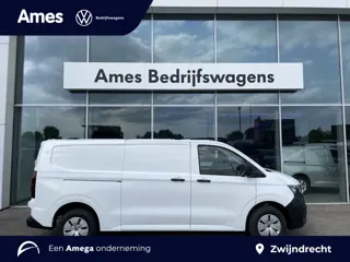 Volkswagen E-Transporter L2H1 Life 64 kWh 136 pk | Trekhaak | Assistentiepakket plus