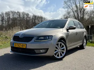 Skoda Octavia Combi 1.4 TSI Greentech Elegance Businessline / NL Auto / Automaat / Airco / Navi / El