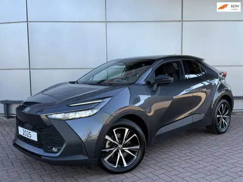 Toyota C-HR 2.0 Plug-in Hybrid 220 Dynamic | Camera | Stoel & Stuurverwarming | Navigatie |