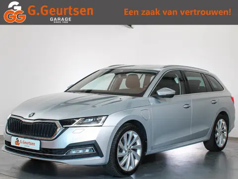 Skoda Octavia Combi 1.4 TSI iV PHEV Business Edition Trekhaak, ACC, Camera, Stoelverwarming