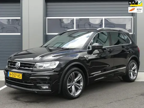 Volkswagen Tiguan 1.5 TSI R-line ACT DSG / Automaat Groot Navi Digital Dashboard Xenon Adapt.Cruise 