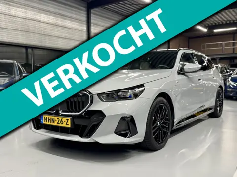 BMW 5-serie Touring 530e M-SPORT Pano/Harman/Trekhaak/Led