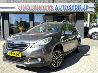 Peugeot 2008 1.2 Benzine Luxe Allure loopt 1 op 16. * Navigatie * Trekhaak * Climate & Cruise Contro
