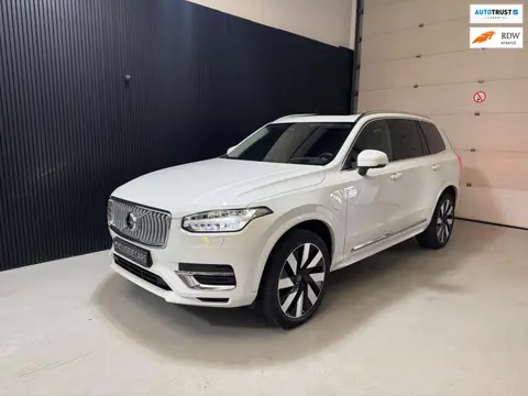 Volvo XC90 2.0 T8 Plug-in hybrid AWD Plus Bright PANO | HUD | H&K 7zits