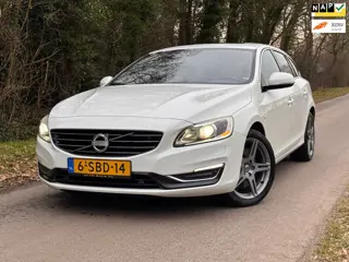 Volvo V60 2.4 D6 AWD Plug-In Hybrid Summum | Pano + Navi + Cruise |