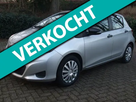 Toyota Yaris 1.0 VVT-i Comfort airco 5 drs grijs