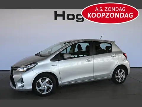 Toyota Yaris 1.5 Hybrid Clima Cruise control Navigatie Camera Lichtmetaal 1e Eigenaar! Inruil Mogeli