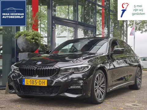 BMW 3-serie 318i High Executive | M Sport Pack | PDC+Camera | Climate | Panoramadak | Leder |