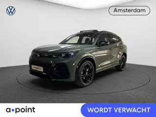 Volkswagen Tiguan 1.5 eHybrid R-Line Edition 204 pk Automaat (DSG) | Navigatie | Panoramadak | Parke