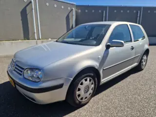Volkswagen Golf 1.6 (bj 2000, automaat)