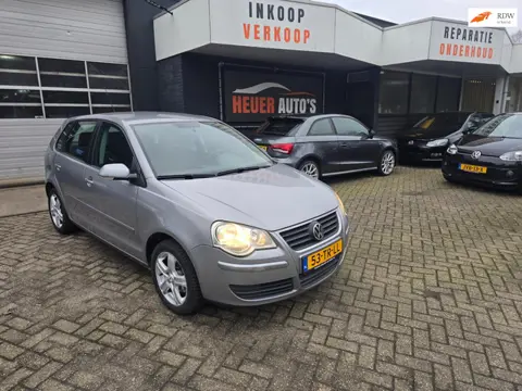 Volkswagen Polo 1.4-16V 5deurs nw pk grote beurt trekhaak nw distrubutie