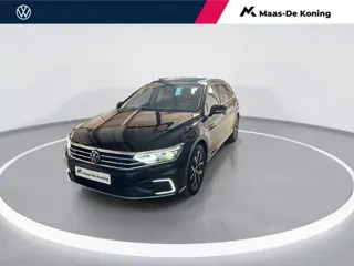Volkswagen Passat Variant 1.4TSI PHEV 160kW/218PK GTE · Panoramadak · Trekhaak · Navigatie · Camera 