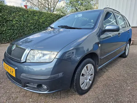 Škoda Fabia Combi 1.4-16V Elegance AIRCO/CRUISE/TREKHAAK 75PK