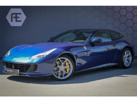 Ferrari GTC4Lusso T 3.9 V8 | DEALER ONDERHOUDEN | APPLE CARPLAY | CARBON INTERIEUR | LIFT | CAMERA |