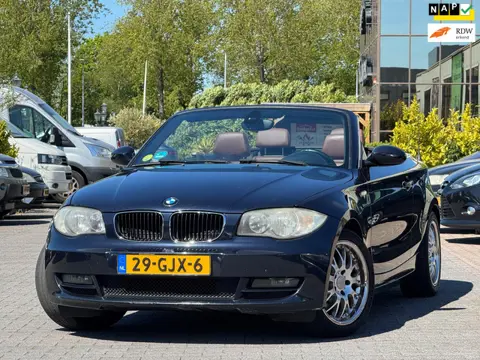 BMW 1-serie Cabrio 118i Executive | Leder sportstoelen | Stoelverwarming | Airco | Parkeersensoren |