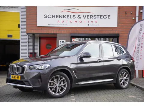 BMW X3 xDrive30e Business Edition Plus / Facelift / BTW / Panoramadak / Trekhaak / Laser Light /