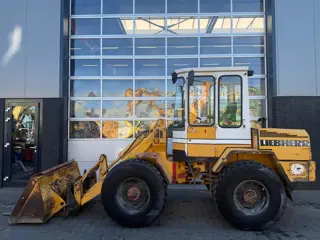 Liebherr L506 (bj 1990)