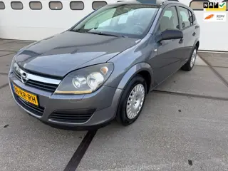 Opel Astra 1.6 Essentia