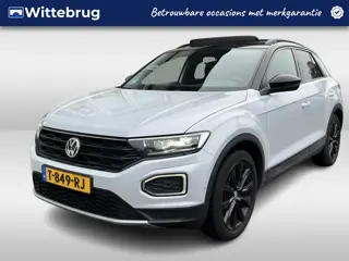 Volkswagen T-Roc 1.5 TSI Sport / AUTOMAAT/ PANO/ STANDKACHEL/ ELEK.KLEP/ DODEHOEK/ STOELVERWARM./ PA