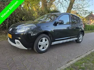Dacia Sandero 1.2 Blackline (bj 2010)