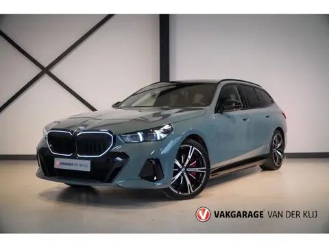 BMW 5-serie Touring 550e xDrive M-Sport Pro | M-Seats | Panorama | Driving Ass. Prof. | Stoelvent. |