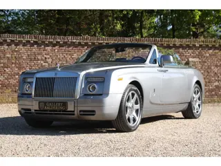 Rolls-Royce Phantom Drophead Coupé "One of the finest" Livery in "Jubilee Silver" with Black/Creme L