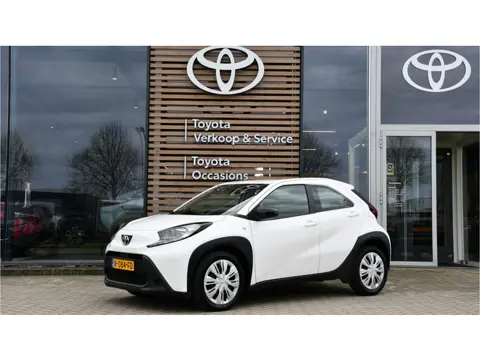 Toyota Aygo X 1.0 VVT-i MT Play 5-deurs 72pk | Airco | Cruise control adaptief | BTW-auto |