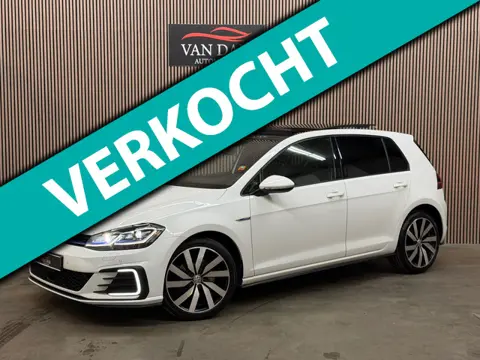 Volkswagen Golf 1.4 TSI PHEV GTE 2020 PANO LED VIRTUAL KEYLESS