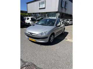 Peugeot 206 1.4 X-line 5 Deurs Perfect rijdende 206. Inruil koopje Apk 14-07-2026(zo meenemen)