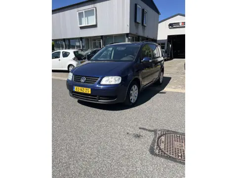 Volkswagen Touran 1.6-16V FSI Athene Airco. Keurig nette en zeer goed rijdende MPV.