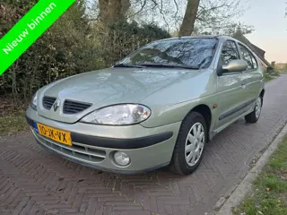 Renault Mégane 1.4-16V Expression (bj 2002)