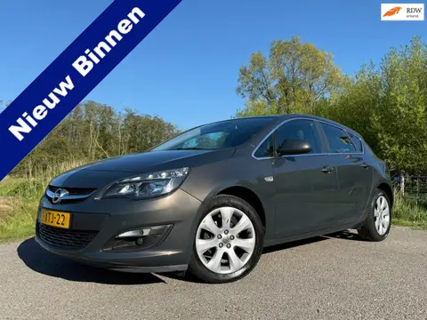 Opel Astra 1.4 Turbo Blitz | Navi | 2e Eigenaar | Clima | 17" Velgen | BT/AUX/USB | 6 Versnellingen 