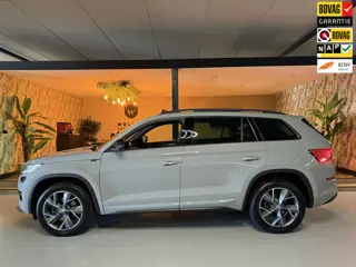 Skoda Kodiaq 1.5 TSI Sportline Business 7p. NAP Garantie Pano Elek. Trekhaak Memory Carplay Camera D