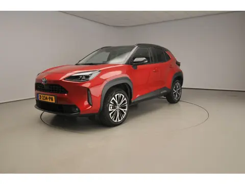 Toyota Yaris Cross 1.5 Hybrid Executive Automaat / Camera / Active cruise / LED / Stoelverwarming / 