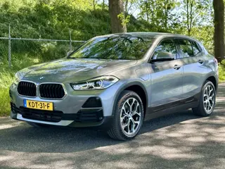 BMW X2 xDrive25e High Executive | Leder | Sportstoelen | Navi | Connected Drive | Head up | Stoelver