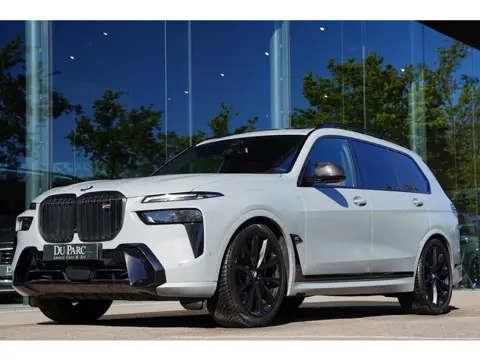 BMW X7 60 I X DRIVE 6 P / Individual / Sky Lounge / BTW