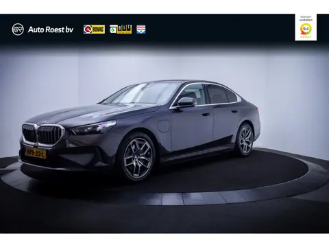 BMW 5 Serie 550e xDrive FULL.LED | KEYLESS | DODEHOEK | CARPLAY | HEAD-UP | ADAPTIEVE CRUISE | LANE.