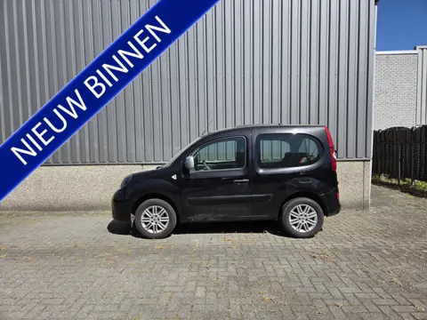 Renault Kangoo Be Bop uitvoering hoge-instap 1.6-16V Chic 1e eigenaar !!!!