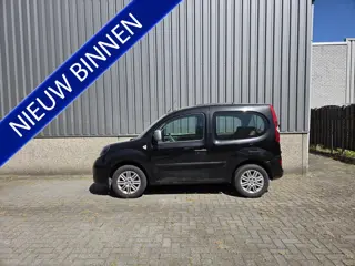 Renault Kangoo Be Bop uitvoering hoge-instap 1.6-16V Chic 1e eigenaar !!!!