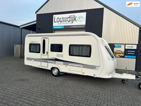 HOBBY De Luxe 490 UL ’11 (Mover, Enkele Bedden)