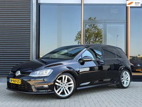 Volkswagen Golf 1.4 TSI Highline RIJKLAAR PDC STOELVERWARMING R-LINE