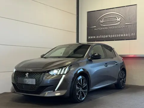 Peugeot 208 1.2 PureTech GT-line Pano, ACC, Apple Carplay, Sfeerverlichting, 360° Camera, LED, Lane-