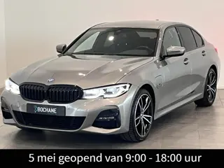 BMW 3-serie 320e Business Edition Plus | M Sport | LED | Parkeersensoren voor, achter en achteruitri