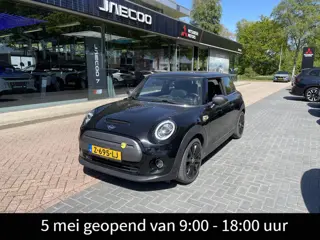 Mini Mini Electric MINI Yours 33 kWh | Leder | Premium Audio | Panoramadak | Camera | SOH 96.2% |