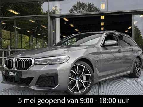 BMW 5-serie Touring 530e M-sport Automaat 293PK | Elektrisch panoramadak | Elektrische trekhaak | Le