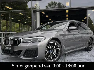 BMW 5-serie Touring 530e M-sport Automaat 293PK | Elektrisch panoramadak | Elektrische trekhaak | Le